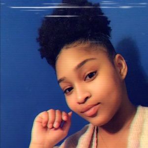 Meet your Posher, Kayla